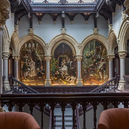 The Violet Stone Cross Mansion Apartment *